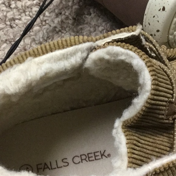 New Shoes - Picture 4 of 8